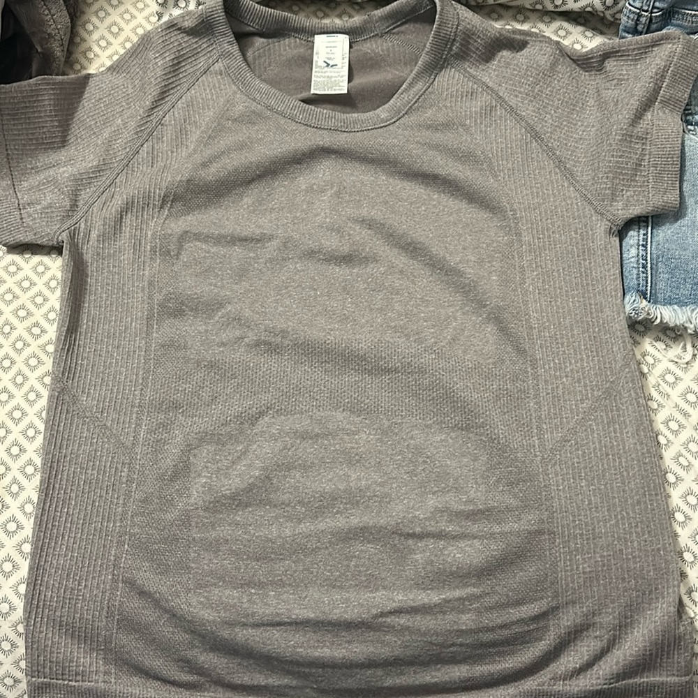 Fitted Seamless T-Shirt new without tags